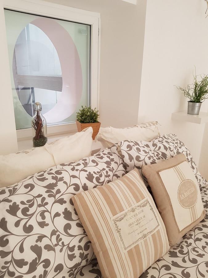 Via Roma Apartment Deluxe Салерно Экстерьер фото