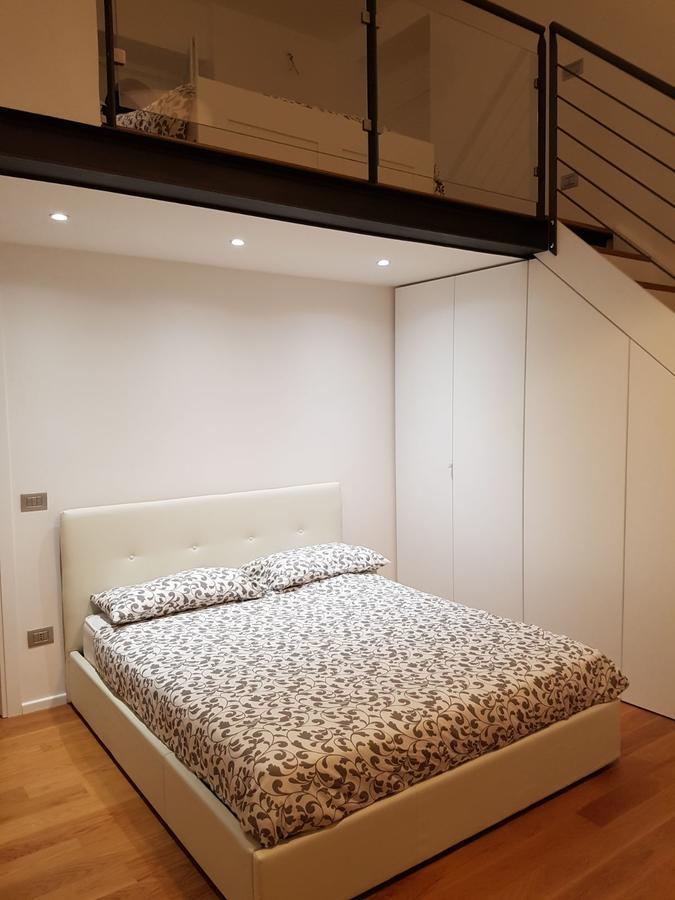 Via Roma Apartment Deluxe Салерно Экстерьер фото