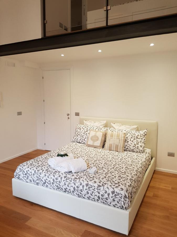 Via Roma Apartment Deluxe Салерно Экстерьер фото