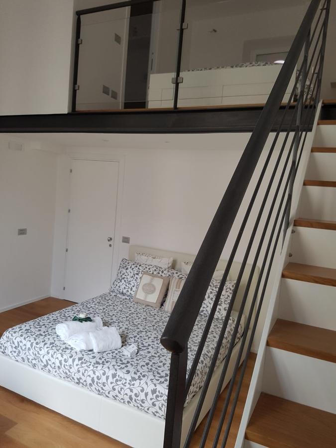 Via Roma Apartment Deluxe Салерно Экстерьер фото